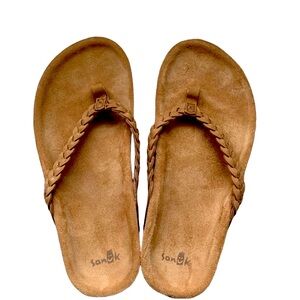 Sanuk size 8 flip flops